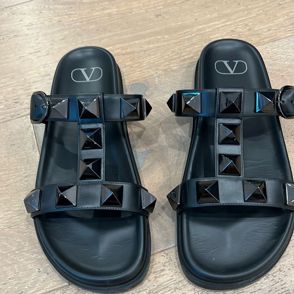 Valentino Roman stud sandals size 37.5
